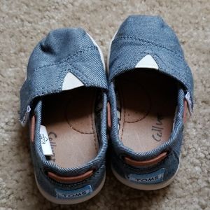 Tiny toms classic slip on